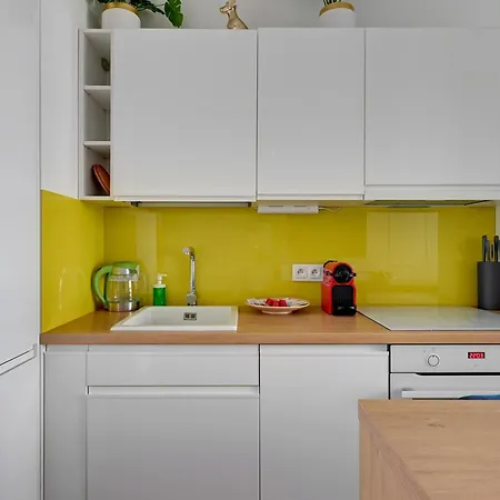 Triapart Walowa Harbor