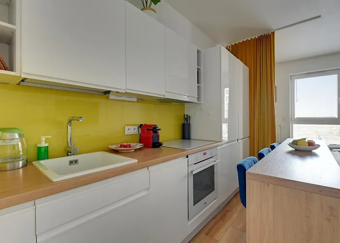 Triapart Walowa Harbor *